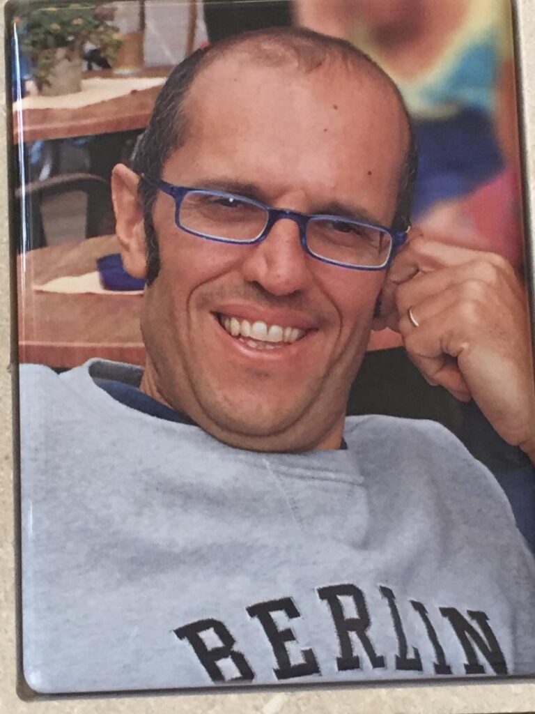 Max, amico del Basket Fisle, sorridente.